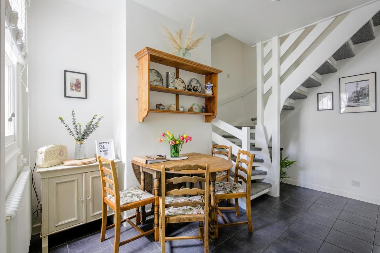 Chester Stays - Lovely 2 Bedroom House In The Heart Of Chester Exterior photo